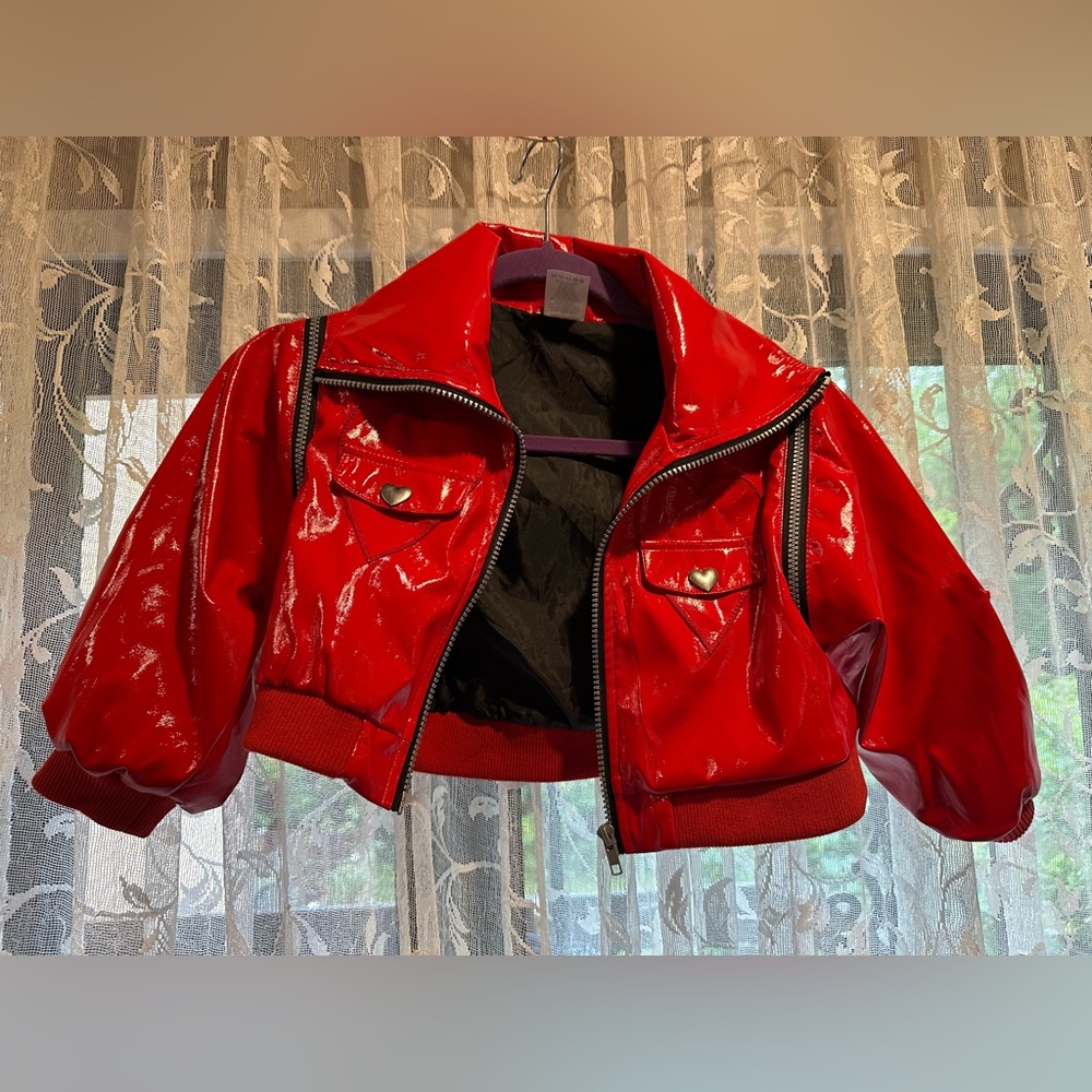 Disney Descendants Rise of Red puff sleeve jacket, mint condition